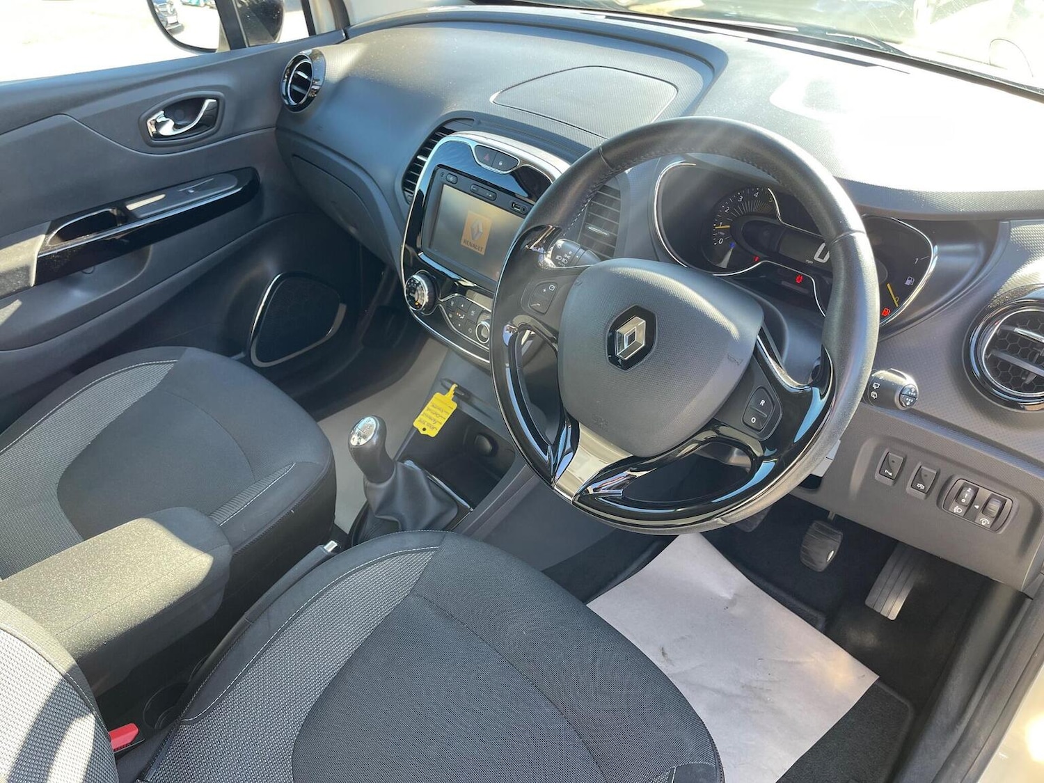 Used Renault Captur 2015 for sale - 76713028: Photo 16