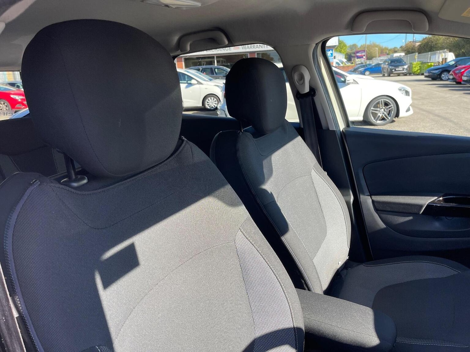 Used Renault Captur 2015 for sale - 76713028: Photo 18