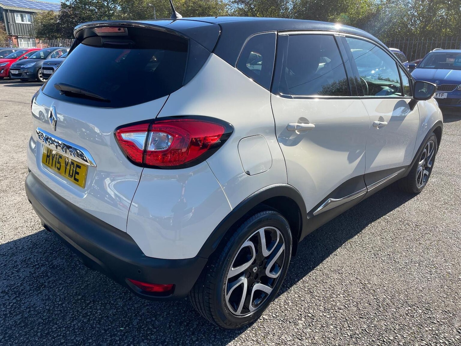 Used Renault Captur 2015 for sale - 76713028: Photo 2