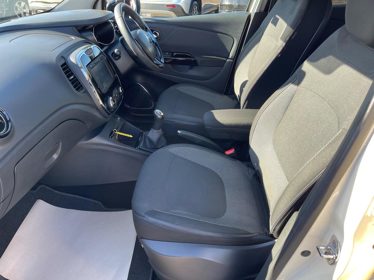 Used Renault Captur 2015 for sale - 76713028: Photo 23