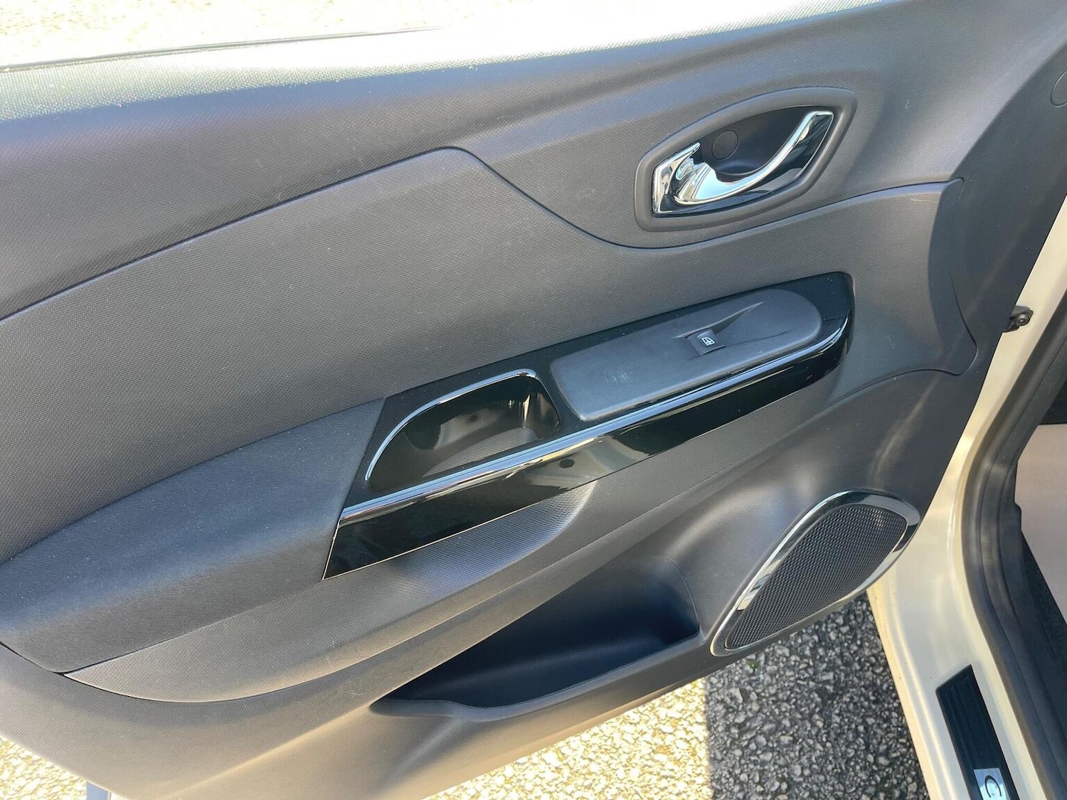 Used Renault Captur 2015 for sale - 76713028: Photo 24