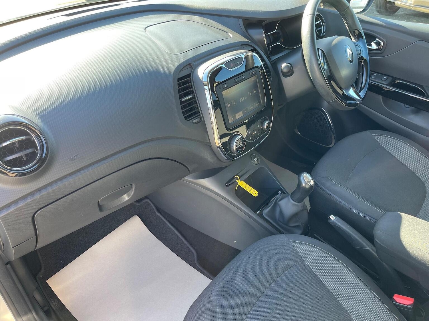 Used Renault Captur 2015 for sale - 76713028: Photo 25