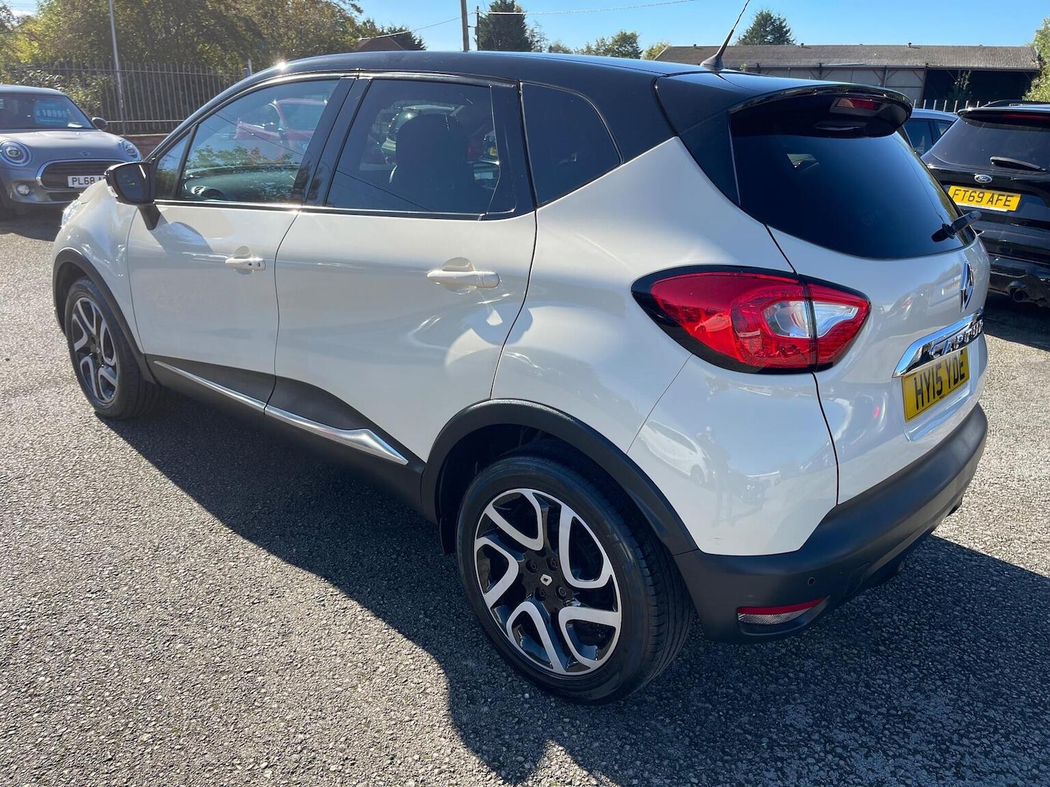 Used Renault Captur 2015 for sale - 76713028: Photo 3