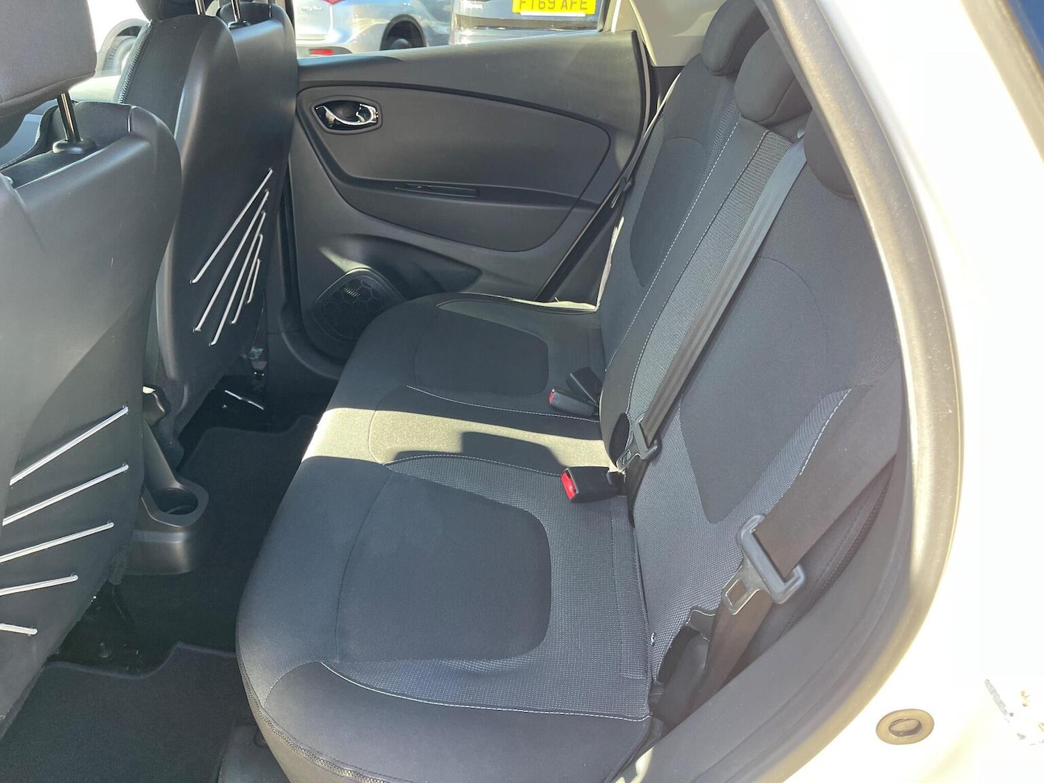 Used Renault Captur 2015 for sale - 76713028: Photo 30