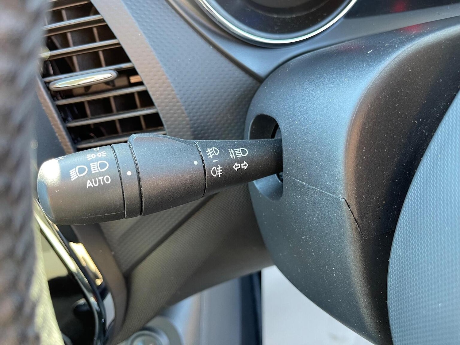 Used Renault Captur 2015 for sale - 76713028: Photo 37