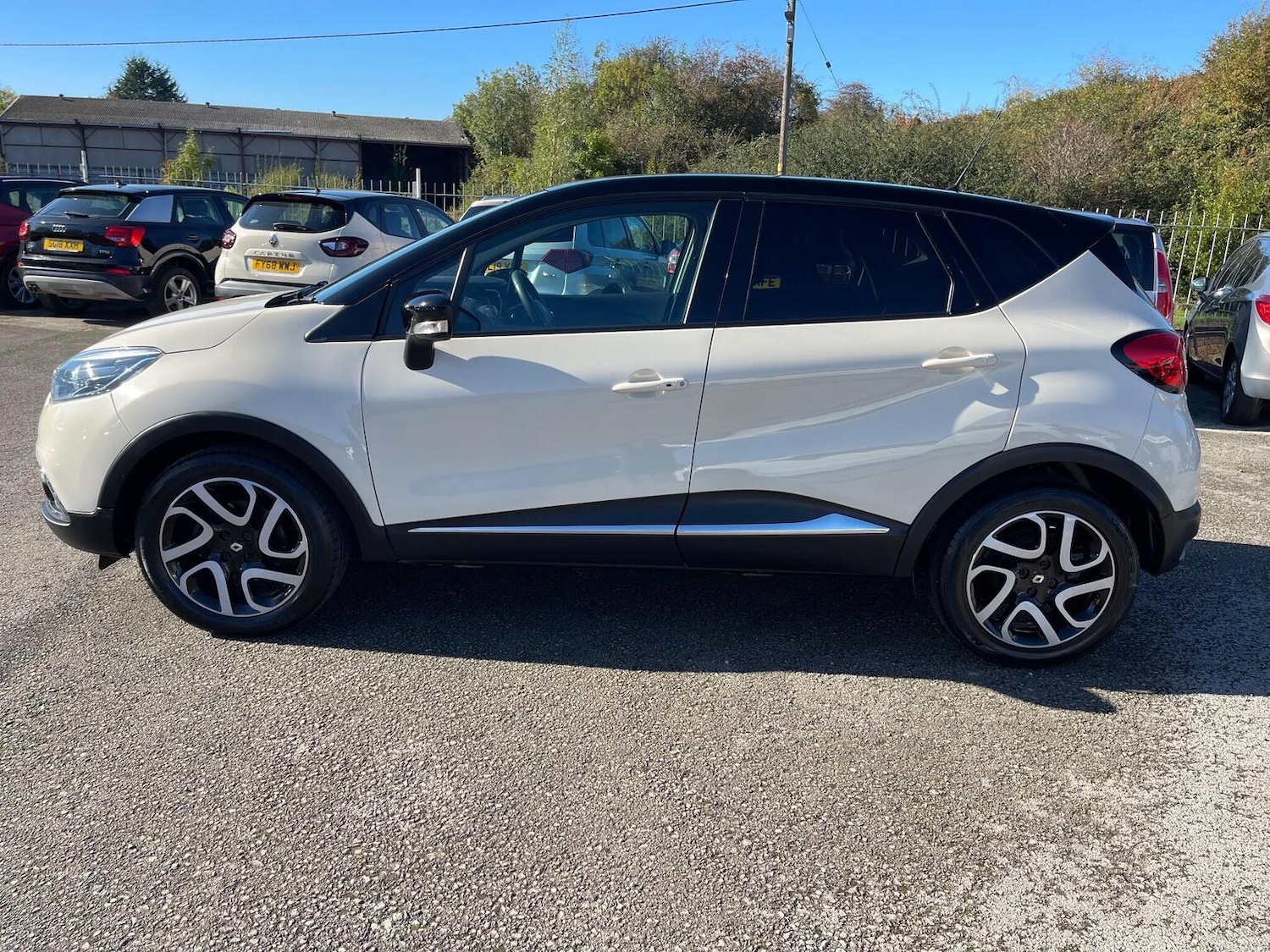 Used Renault Captur 2015 for sale - 76713028: Photo 5