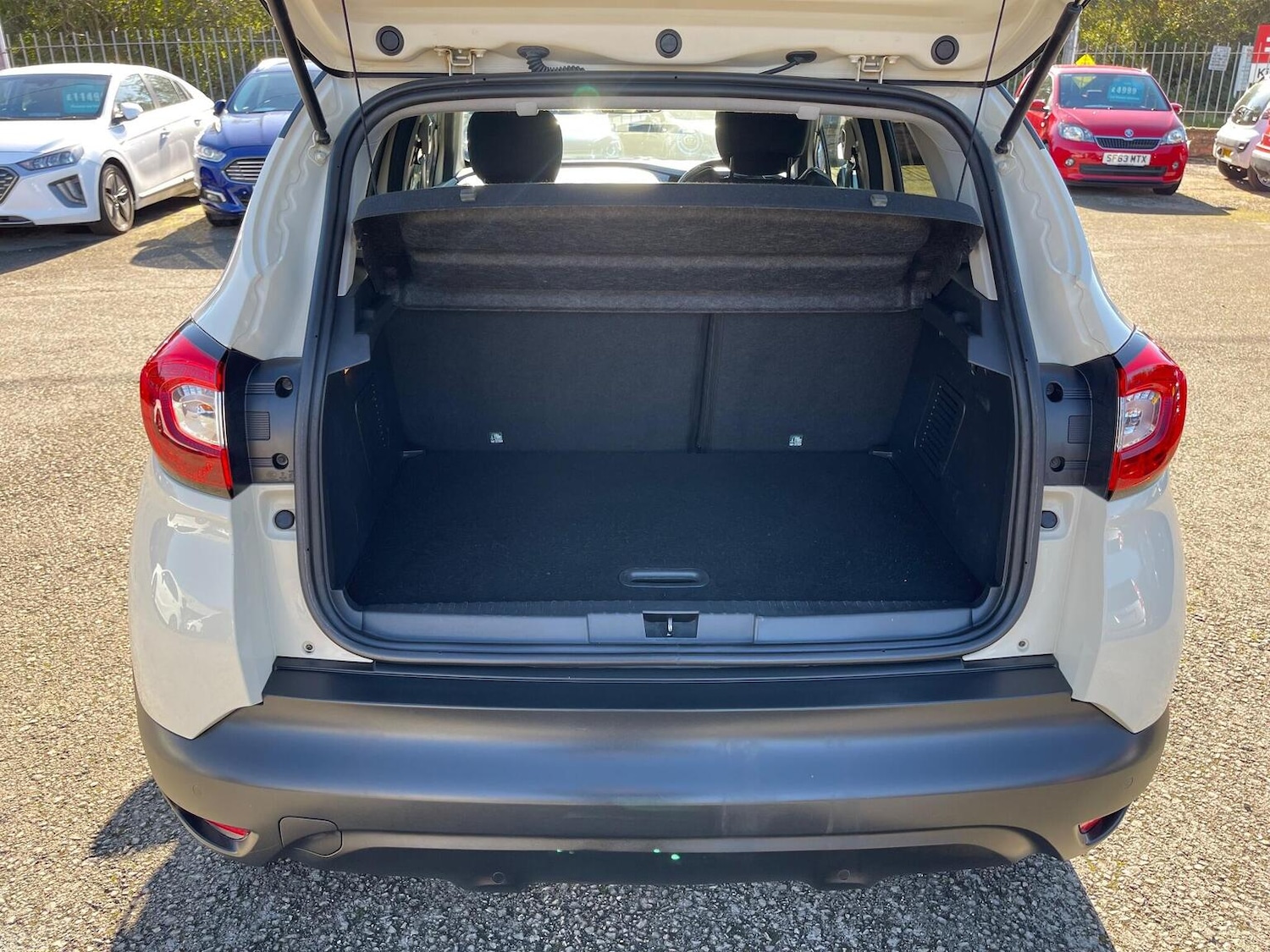 Used Renault Captur 2015 for sale - 76713028: Photo 9