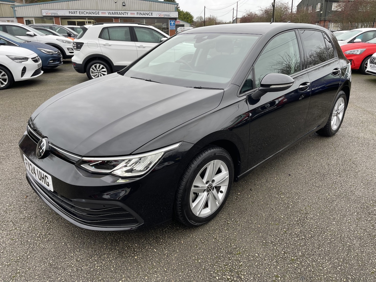 Used Volkswagen Golf 2024 for sale - 76982801: Photo 2