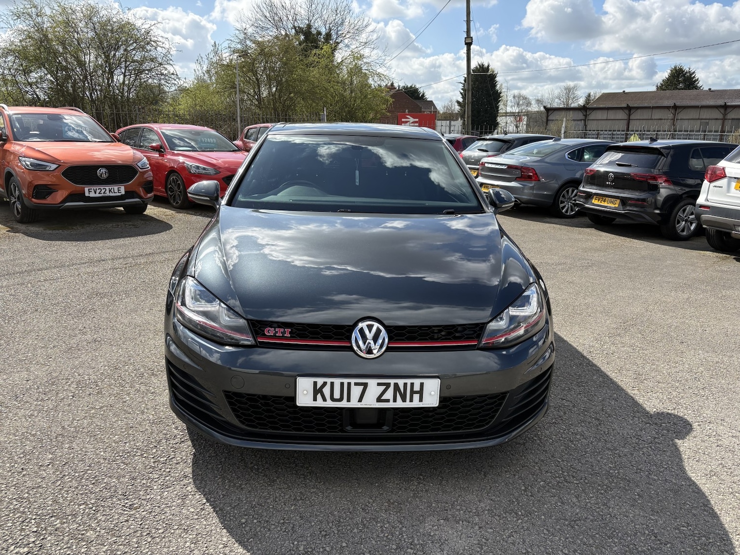 Used Volkswagen Golf 2017 for sale - 78112168: Photo 2
