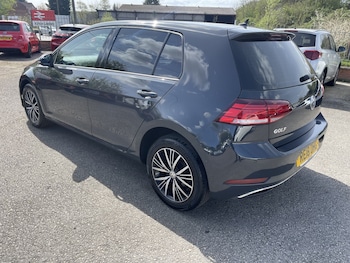 Used Volkswagen Golf 2018 for sale - 78489098: Photo