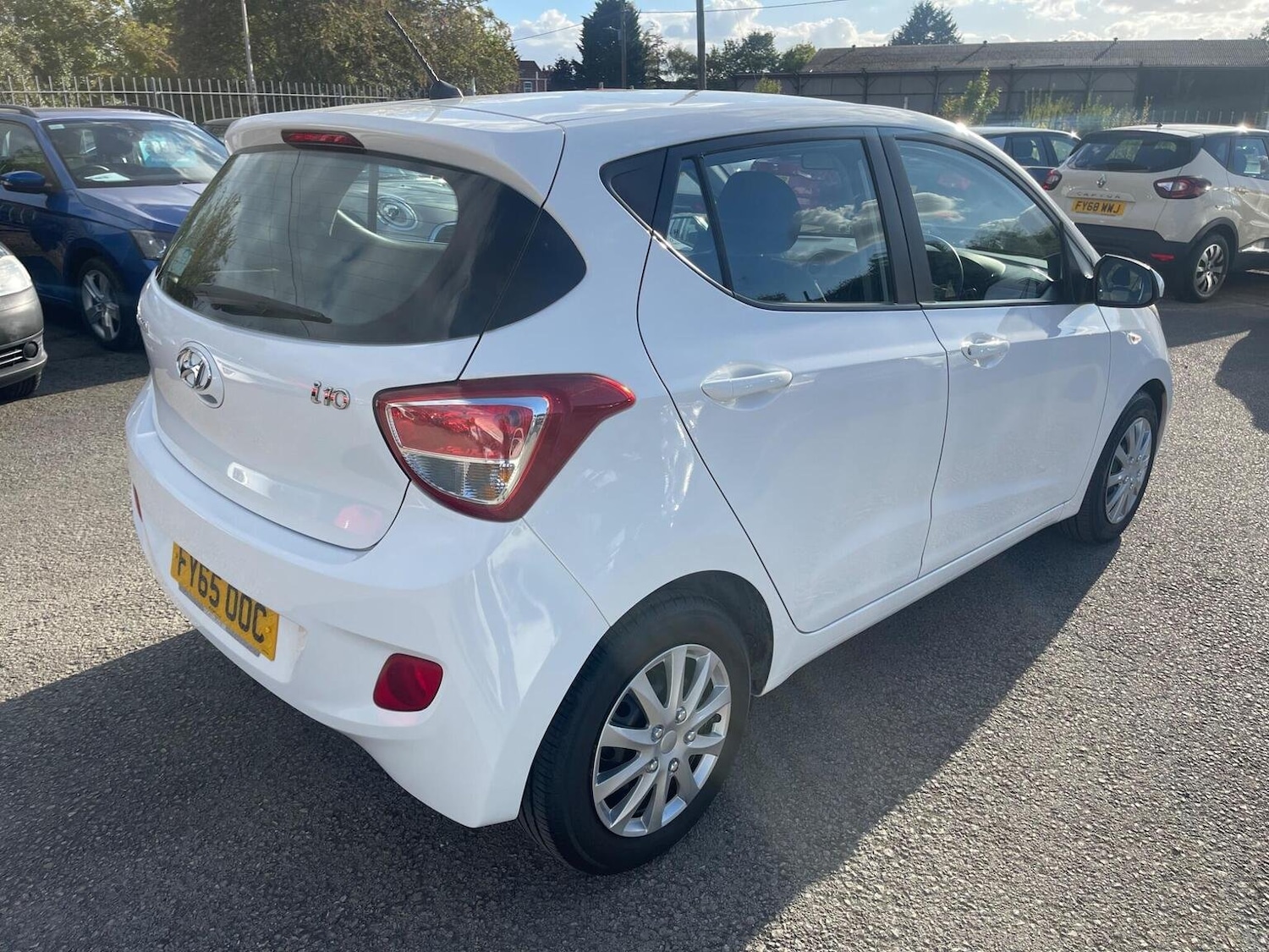 Used Hyundai i10 2015 for sale - 76713047: Photo 2