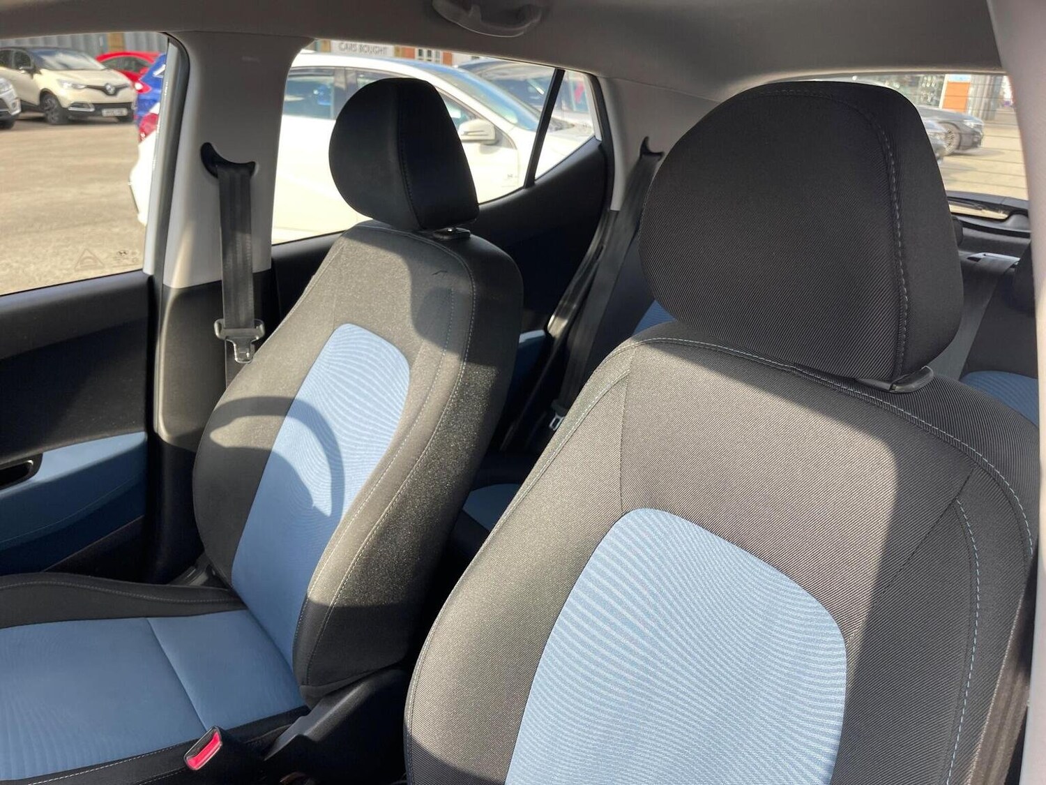 Used Hyundai i10 2015 for sale - 76713047: Photo 25