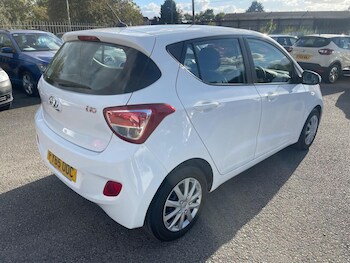 Used Hyundai i10 2015 for sale - 76713047: Photo
