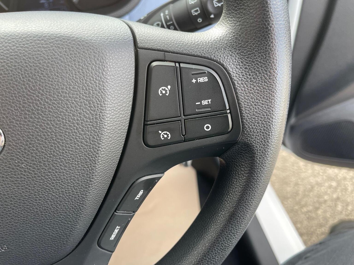 Used Hyundai i10 2015 for sale - 76713047: Photo 30