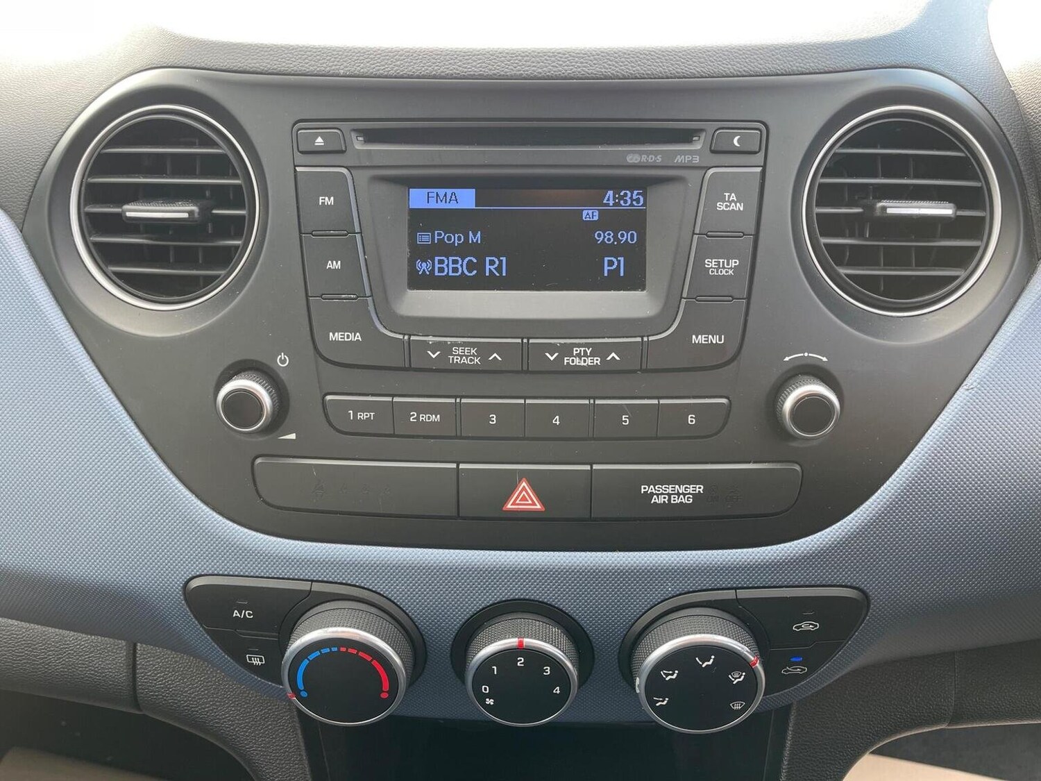 Used Hyundai i10 2015 for sale - 76713047: Photo 32