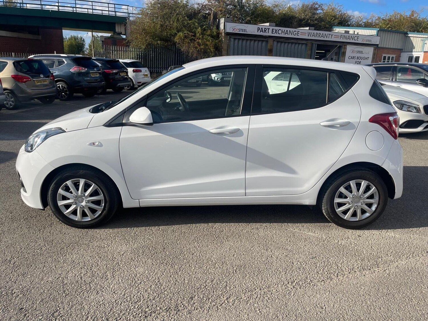 Used Hyundai i10 2015 for sale - 76713047: Photo 6