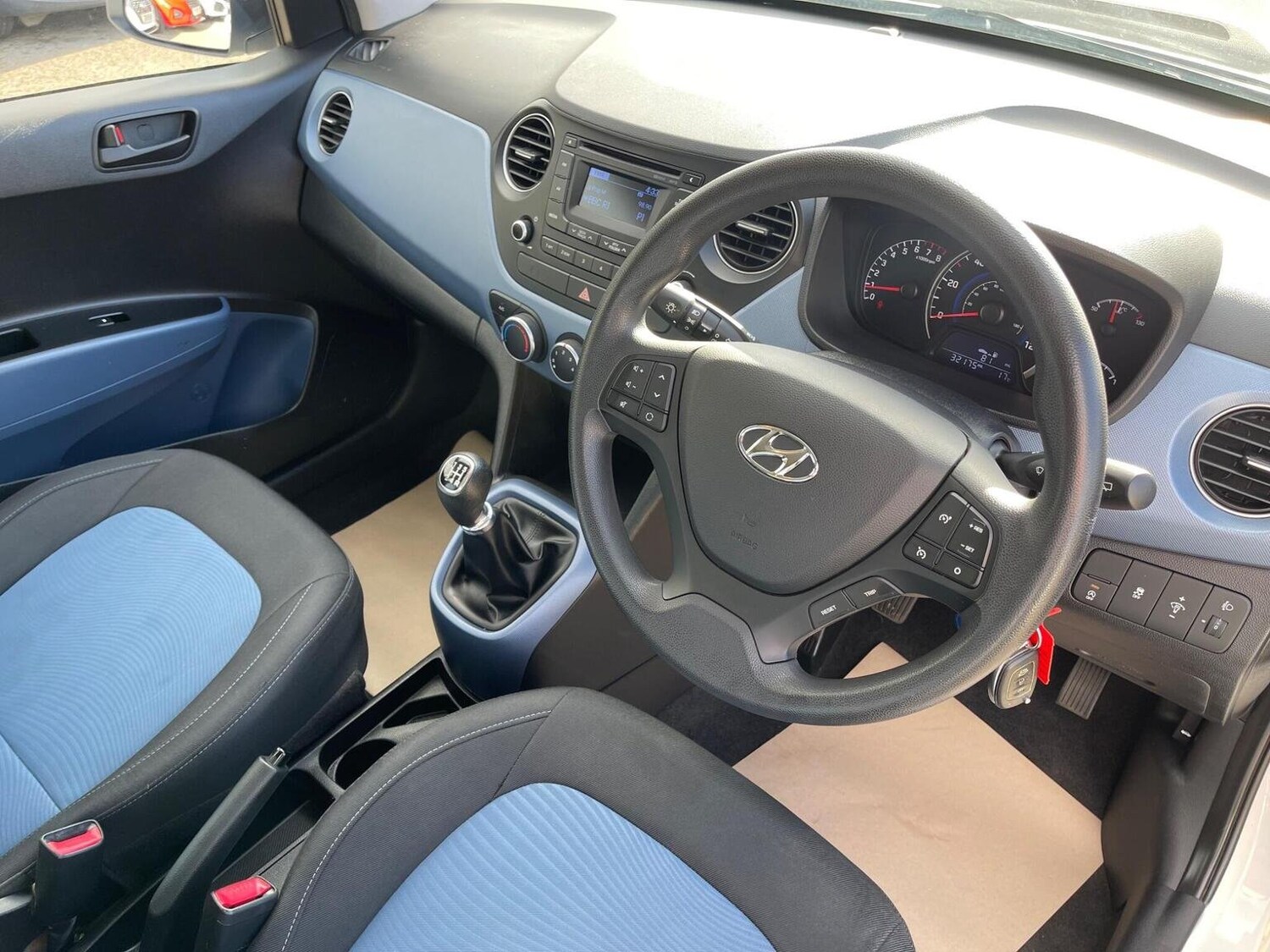 Used Hyundai i10 2015 for sale - 76713047: Photo 8
