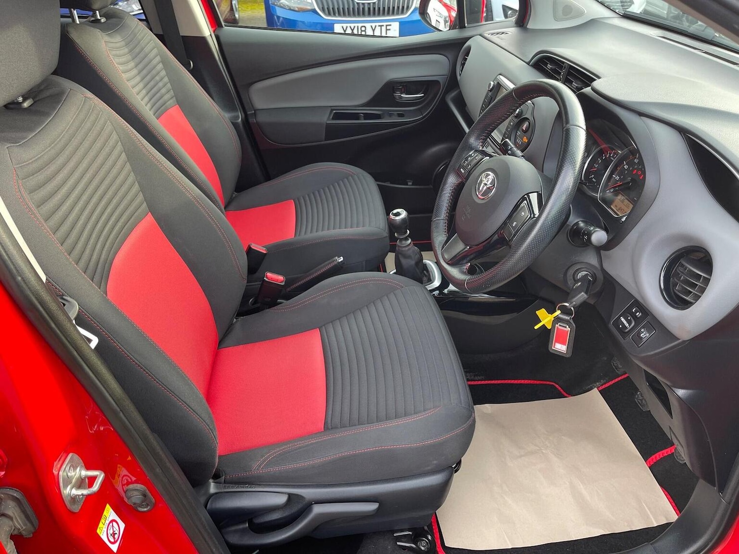 Used Toyota Yaris 2015 for sale - 76712545: Photo 11