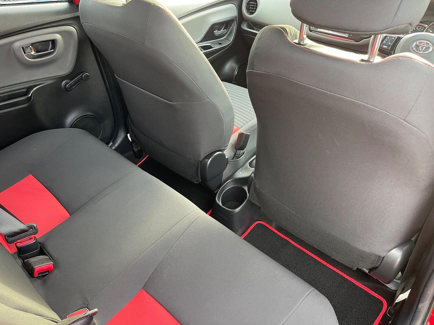 Used Toyota Yaris 2015 for sale - 76712545: Photo 13