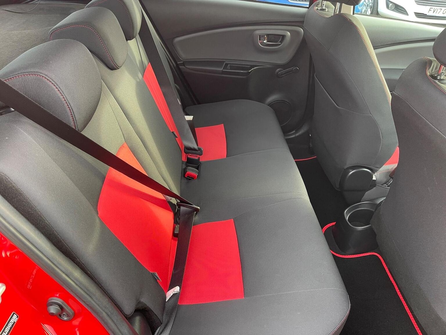 Used Toyota Yaris 2015 for sale - 76712545: Photo 15