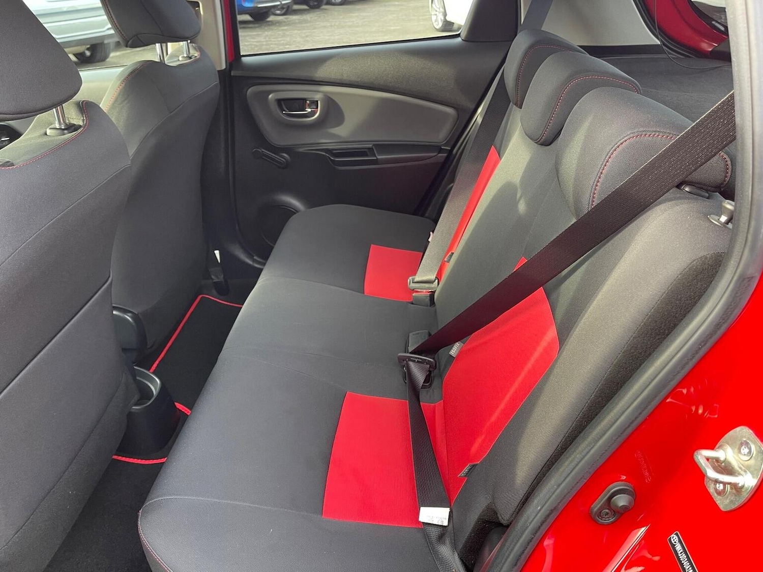 Used Toyota Yaris 2015 for sale - 76712545: Photo 19