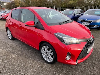 Used Toyota Yaris 2015 for sale - 76712545: Photo