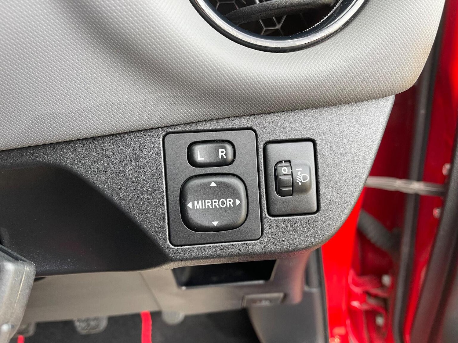 Used Toyota Yaris 2015 for sale - 76712545: Photo 22