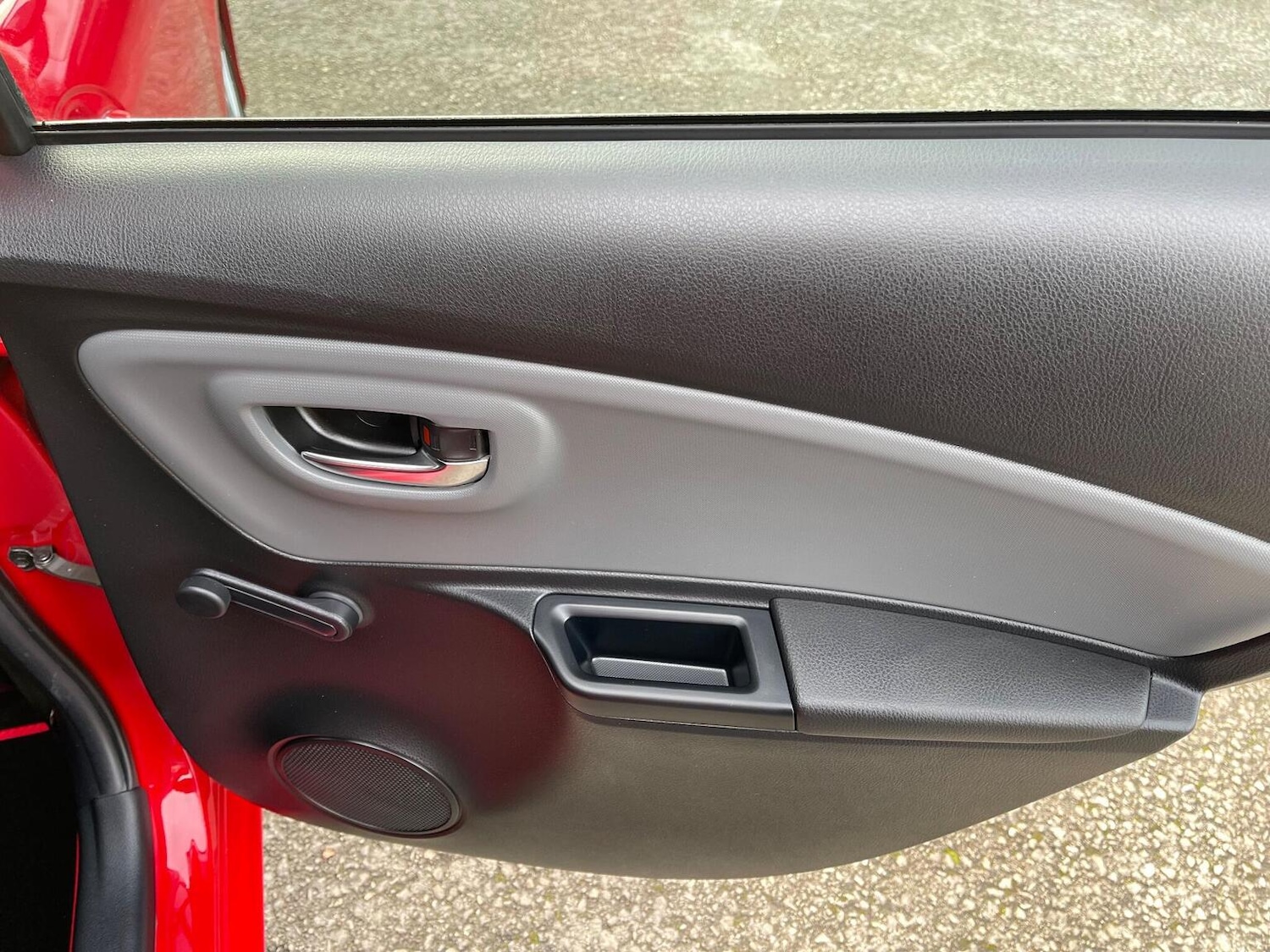 Used Toyota Yaris 2015 for sale - 76712545: Photo 27