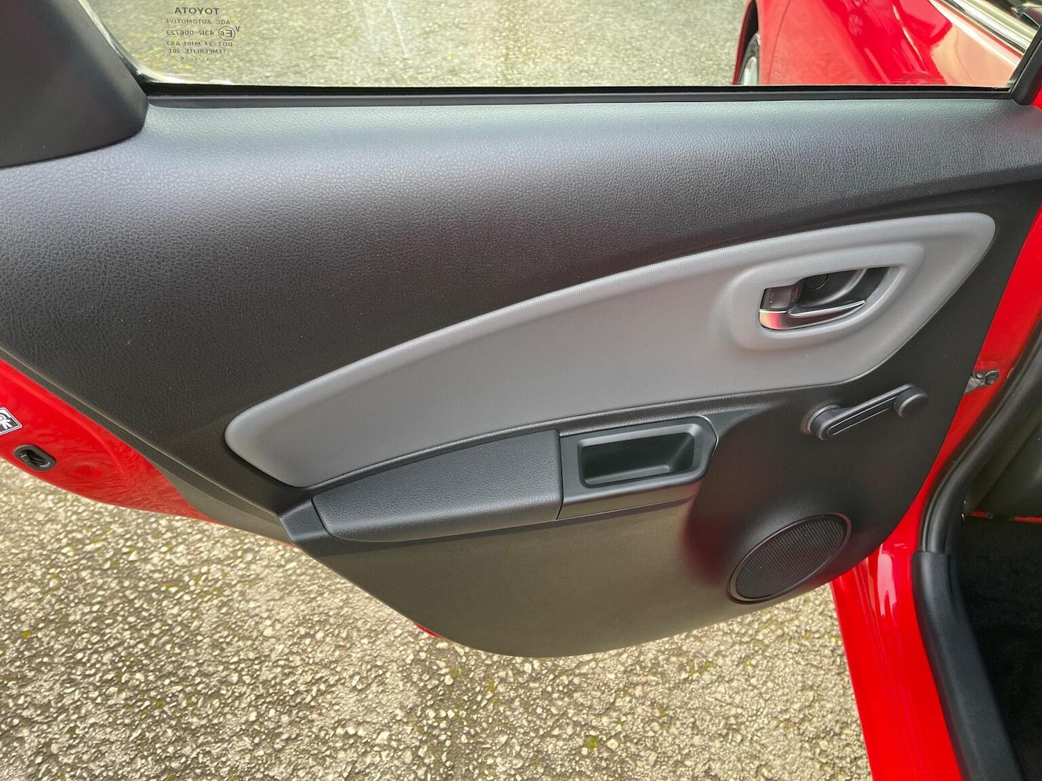 Used Toyota Yaris 2015 for sale - 76712545: Photo 29