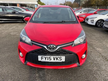 Used Toyota Yaris 2015 for sale - 76712545: Photo