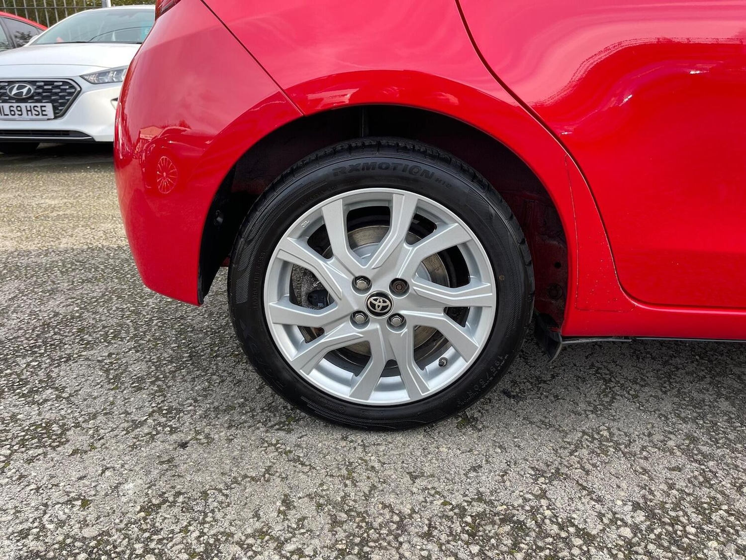 Used Toyota Yaris 2015 for sale - 76712545: Photo 30