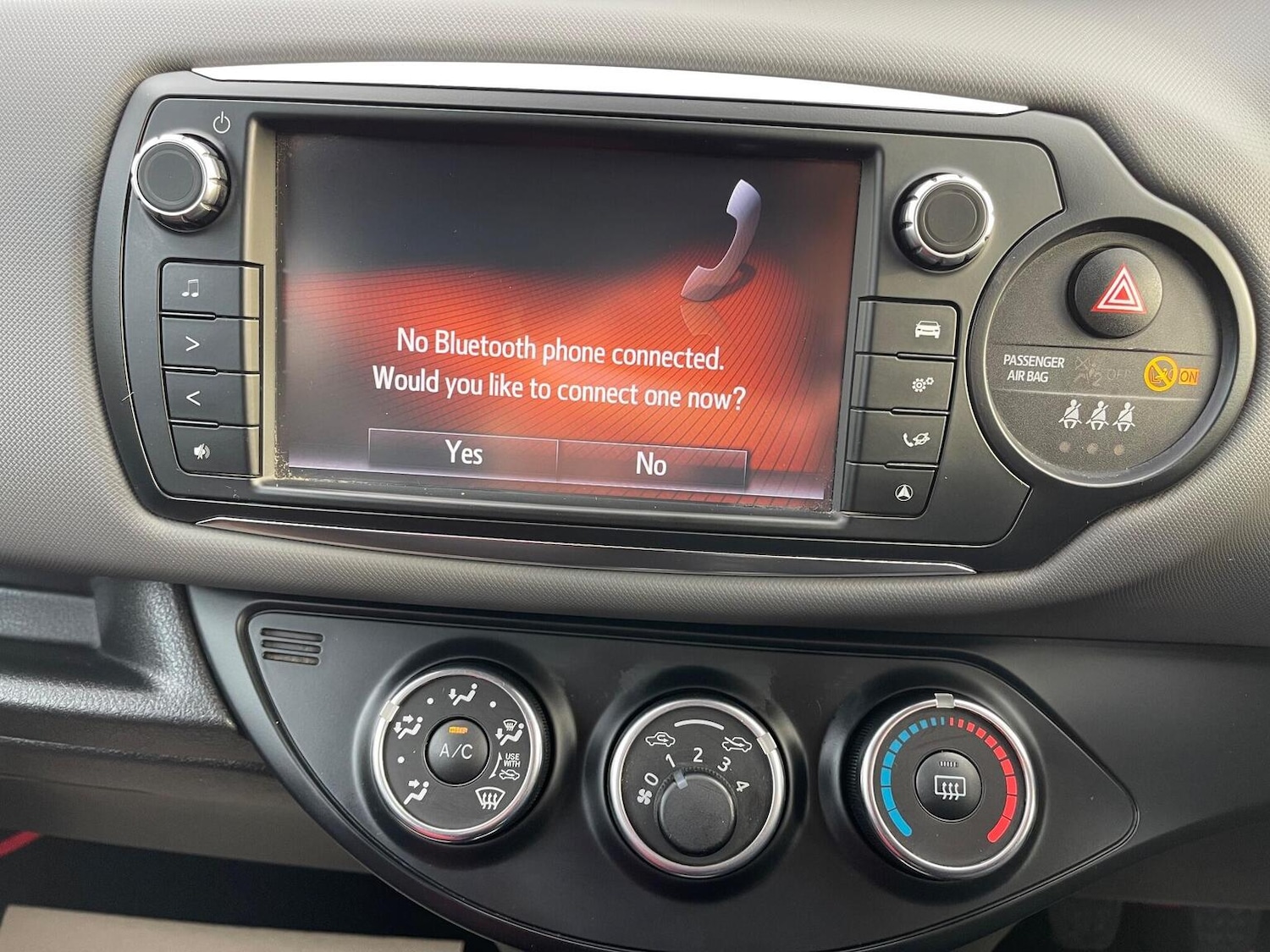 Used Toyota Yaris 2015 for sale - 76712545: Photo 38