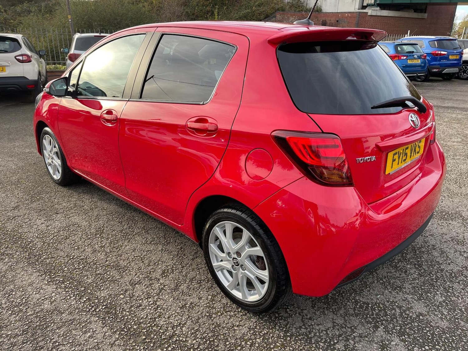 Used Toyota Yaris 2015 for sale - 76712545: Photo 4