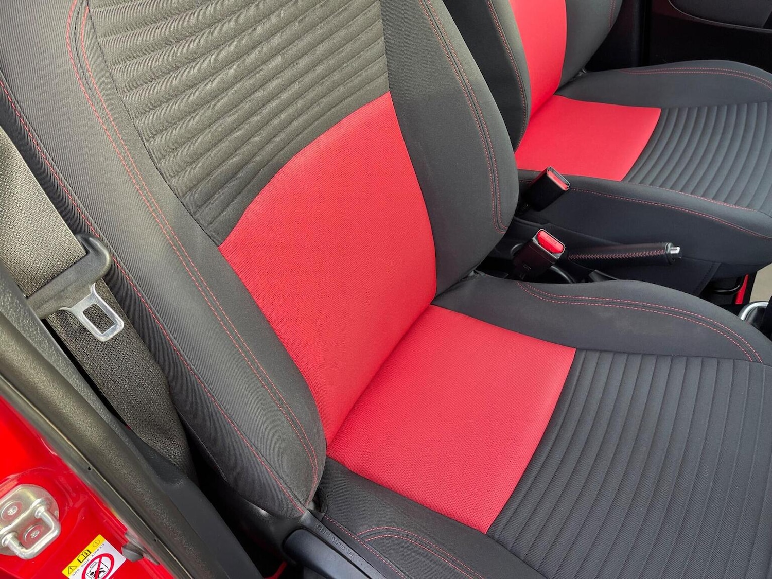 Used Toyota Yaris 2015 for sale - 76712545: Photo 41