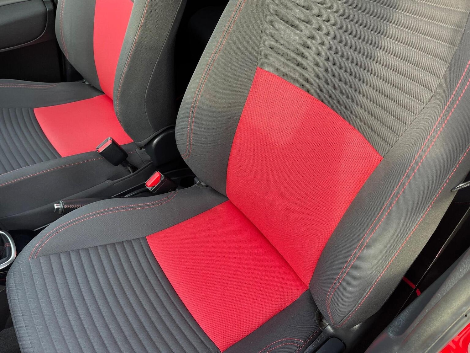 Used Toyota Yaris 2015 for sale - 76712545: Photo 43