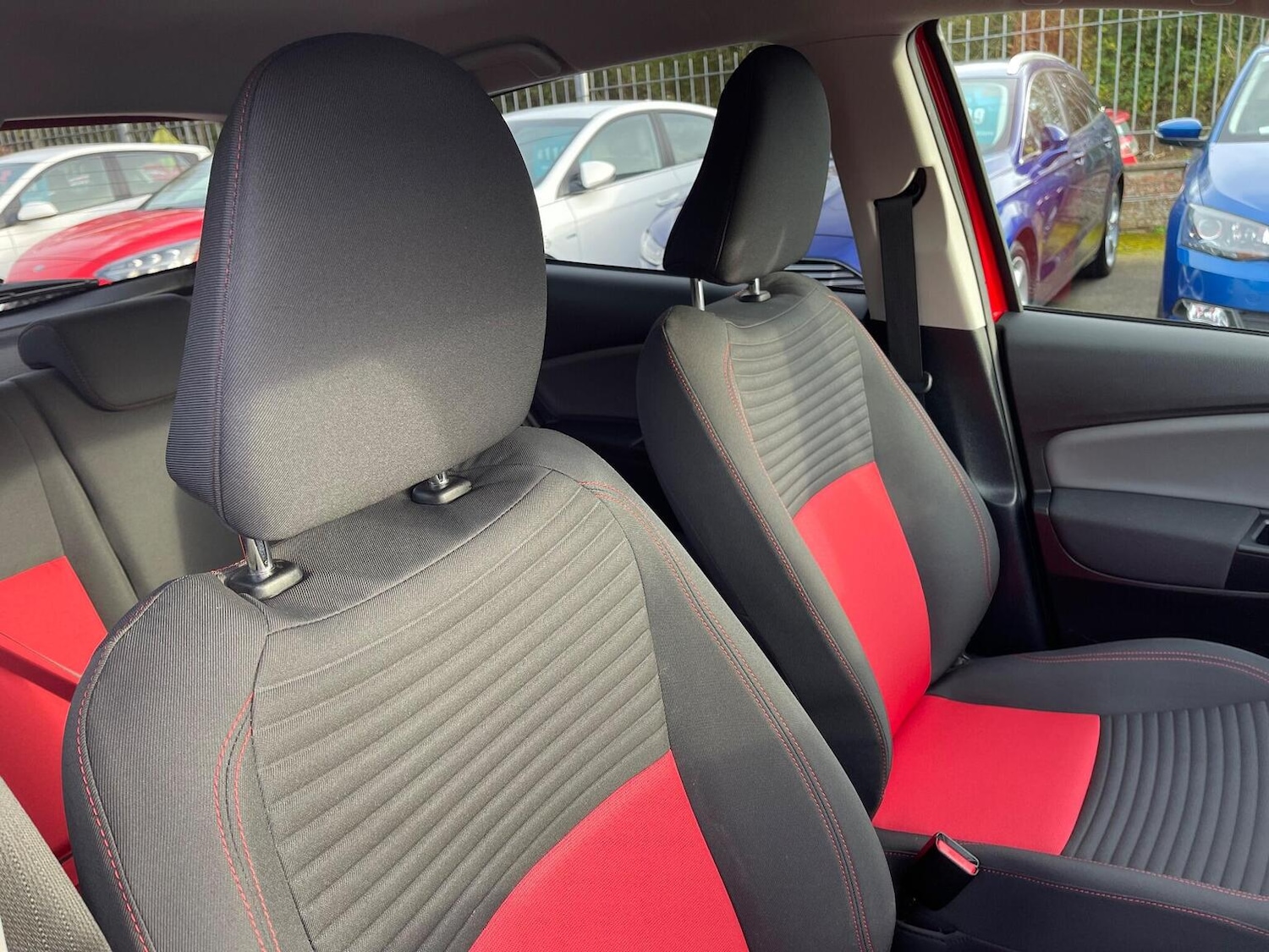 Used Toyota Yaris 2015 for sale - 76712545: Photo 46