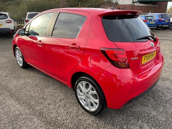 Used Toyota Yaris 2015 for sale - 76712545: Photo