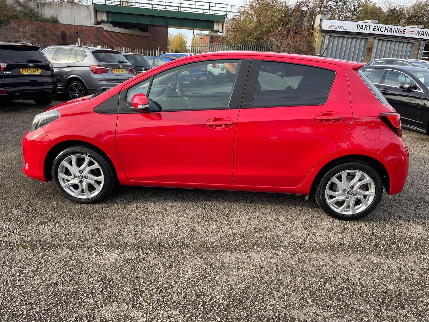 Used Toyota Yaris 2015 for sale - 76712545: Photo 5