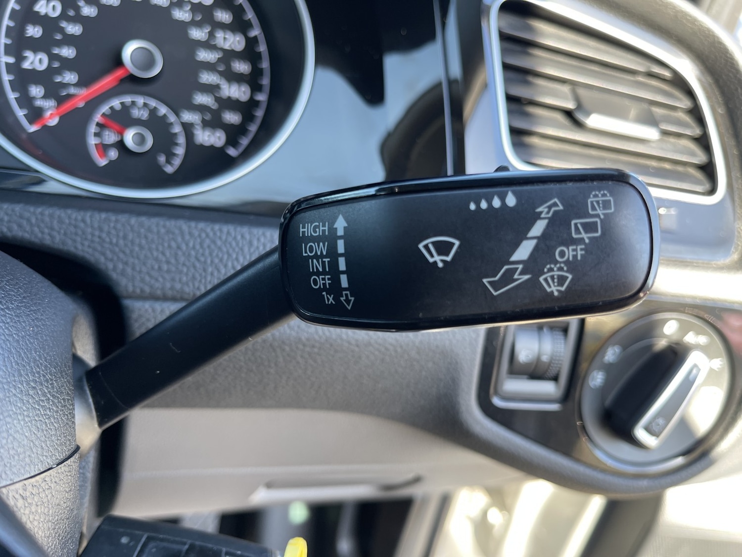 Used Volkswagen Golf 2016 for sale - 77749798: Photo 40