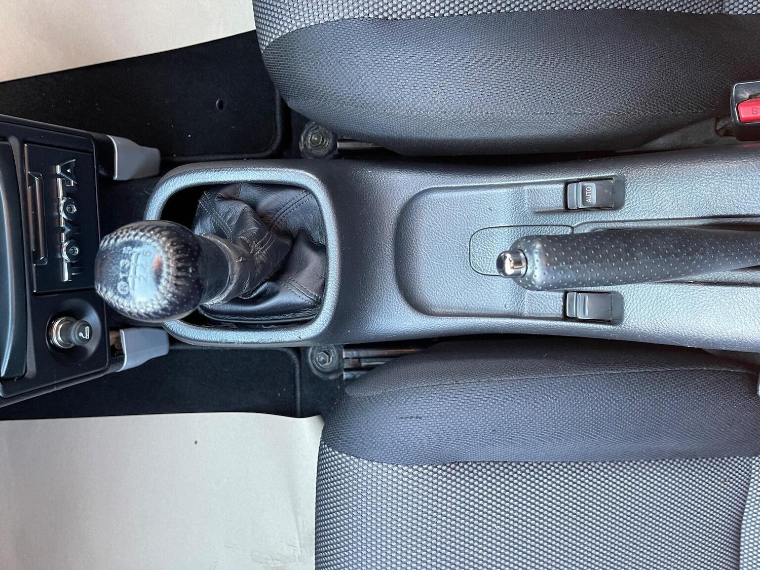 Used Toyota MR2 2004 for sale - 76911062: Photo 19