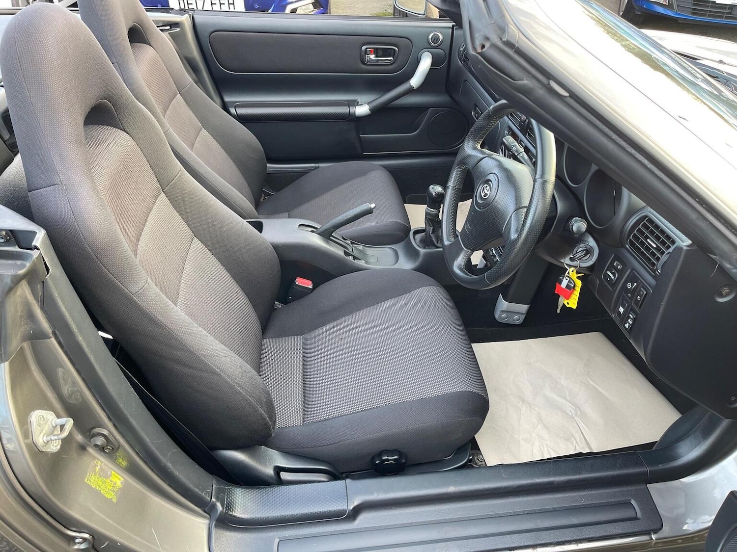 Used Toyota MR2 2004 for sale - 76911062: Photo 20