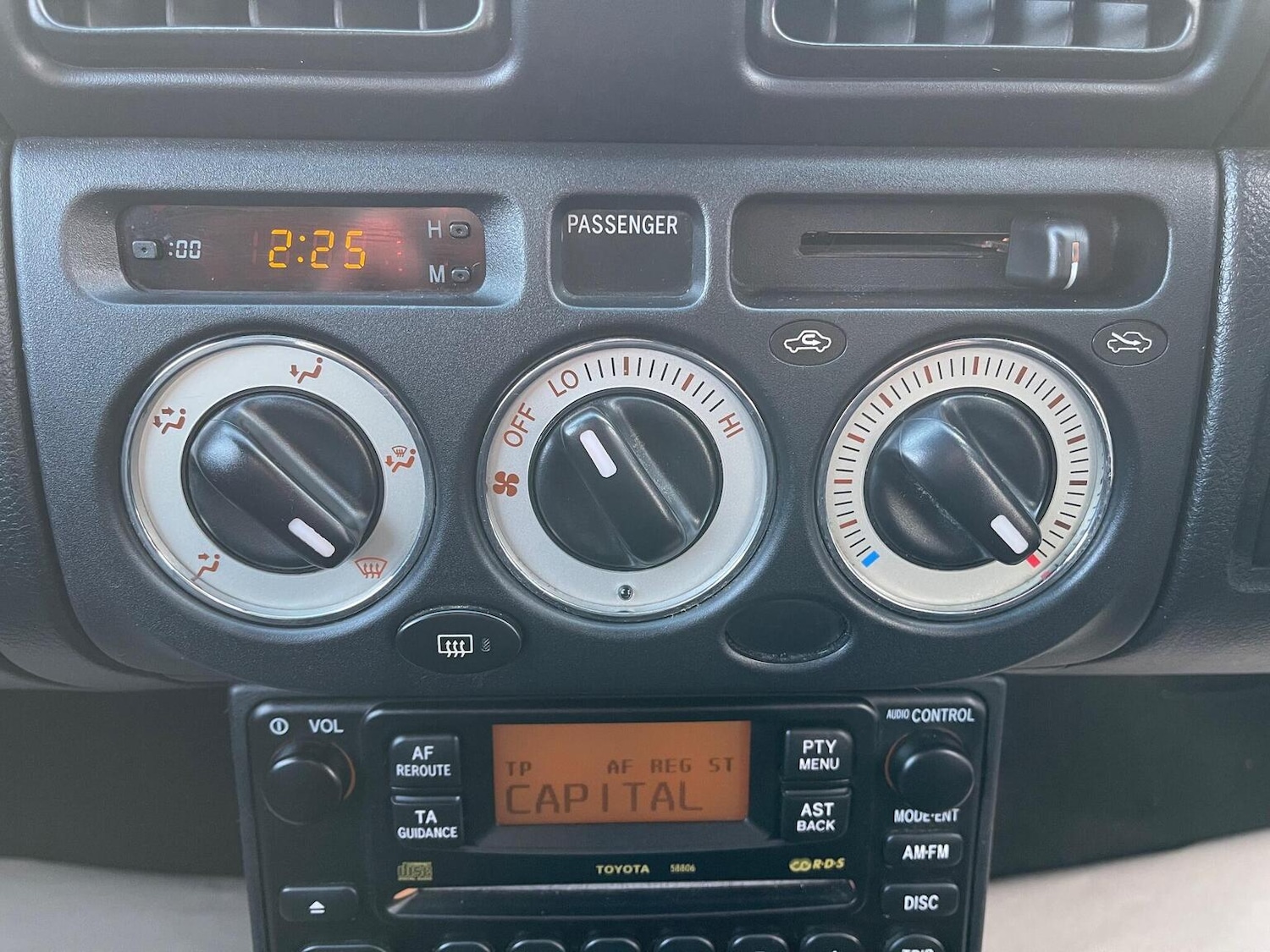 Used Toyota MR2 2004 for sale - 76911062: Photo 32