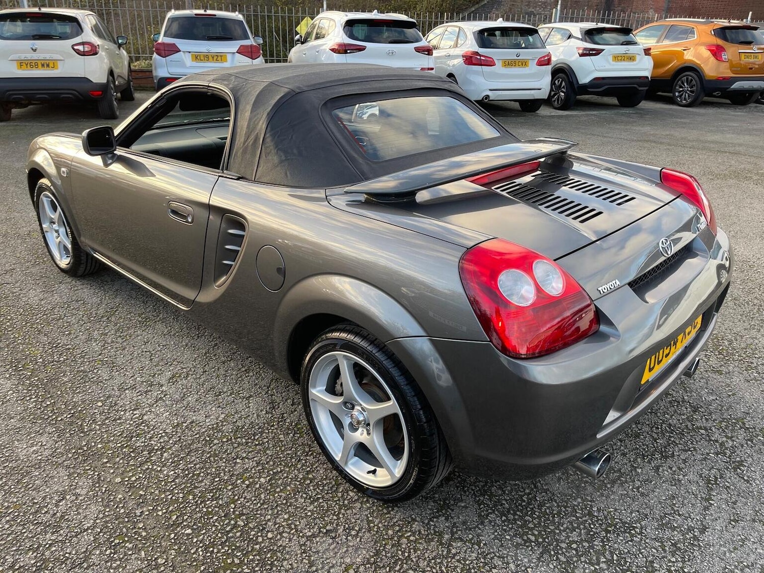 Used Toyota MR2 2004 for sale - 76911062: Photo 8