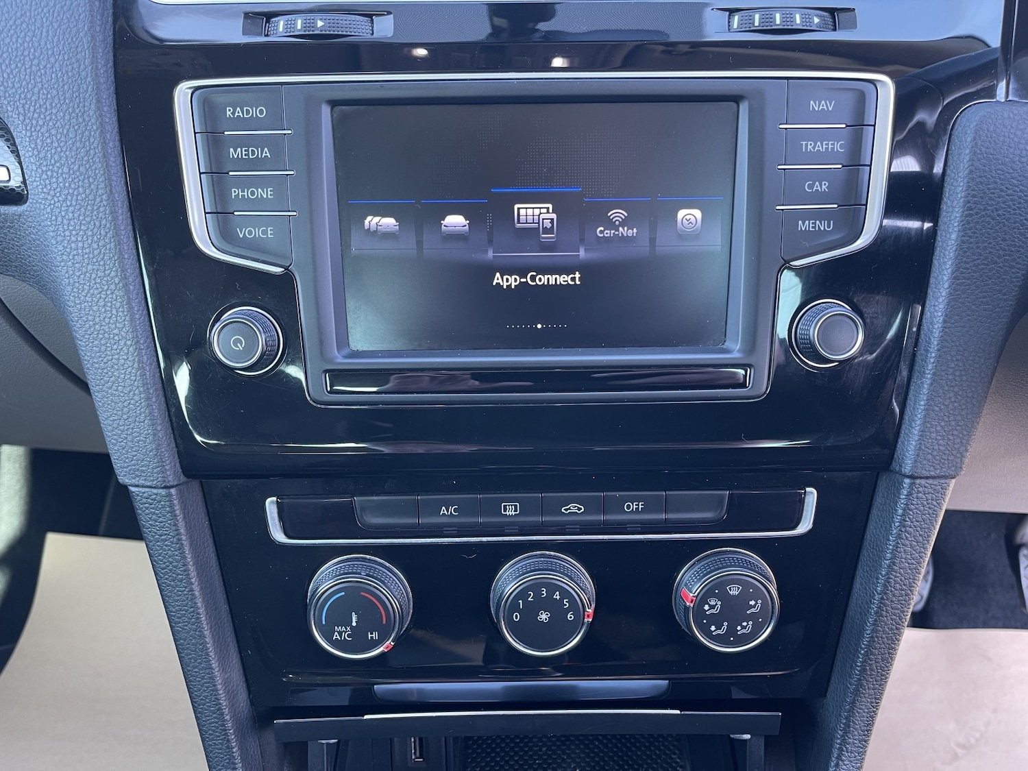 Used Volkswagen Golf 2016 for sale - 78201977: Photo 42