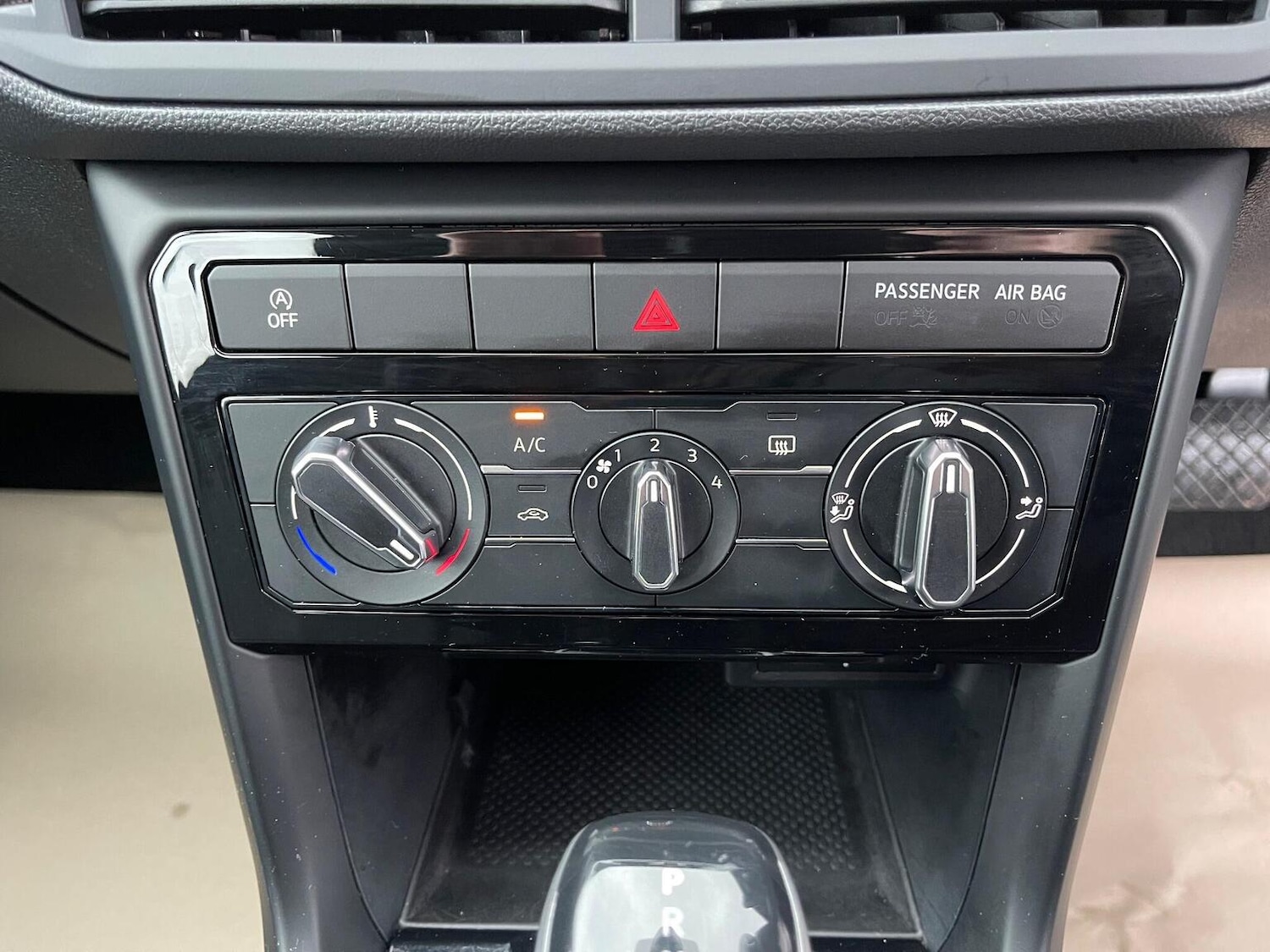 Used Volkswagen T-Cross 2022 for sale - 76884877: Photo 27