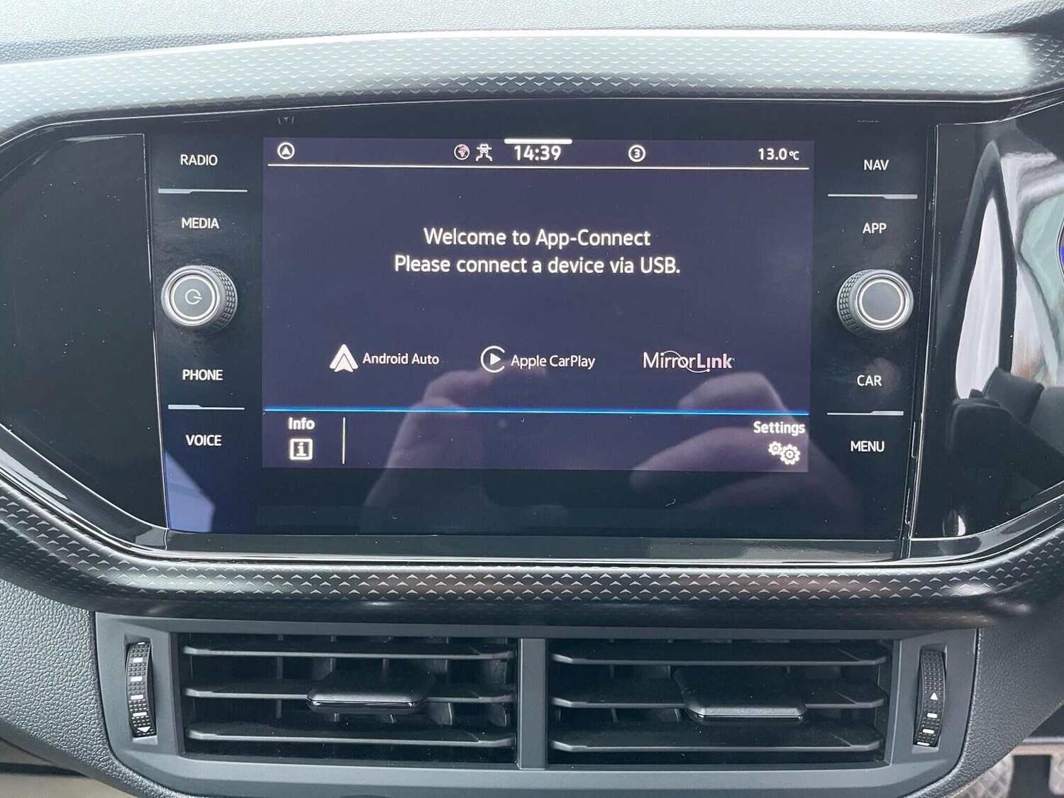 Used Volkswagen T-Cross 2022 for sale - 76884877: Photo 40