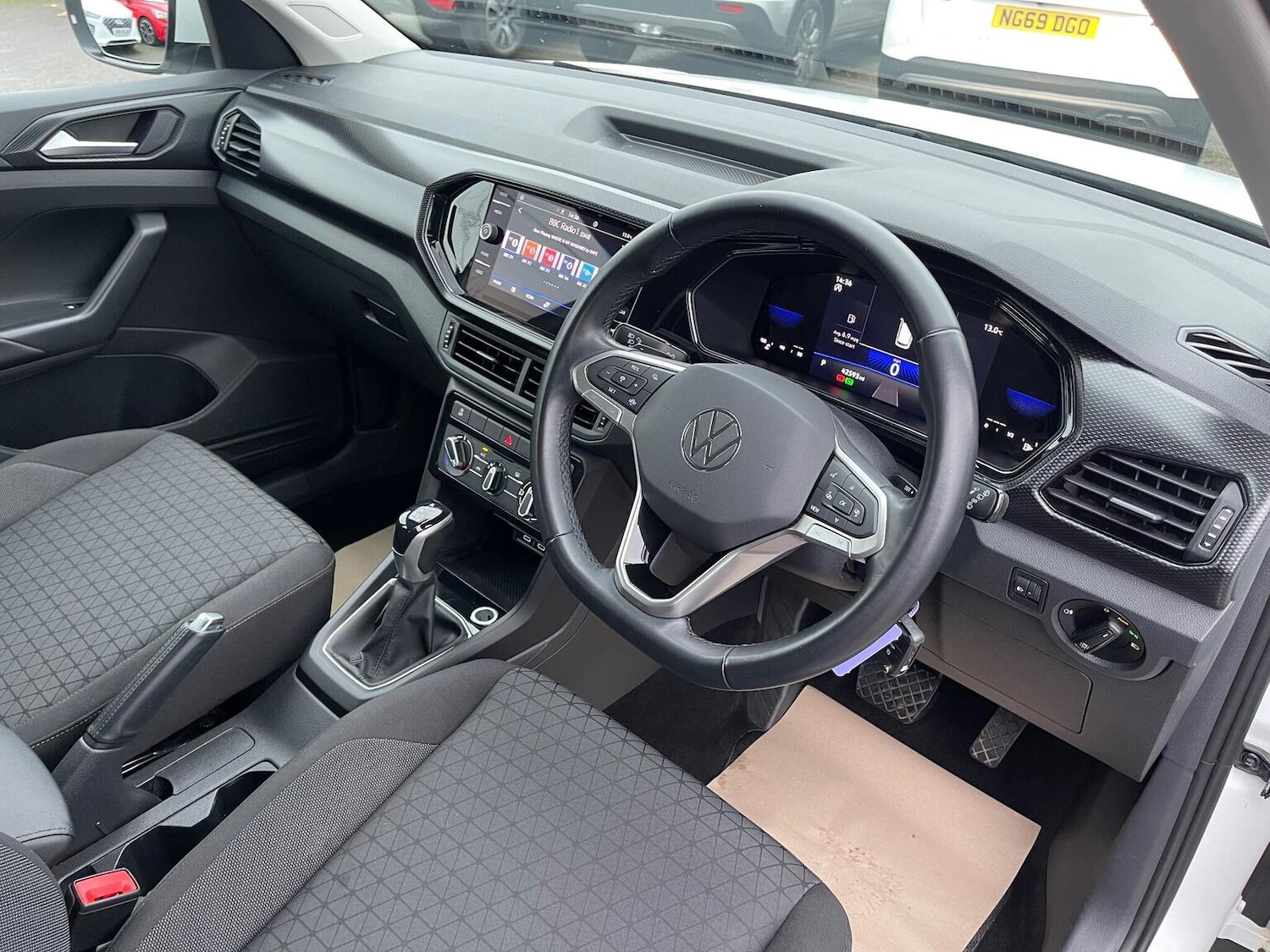 Used Volkswagen T-Cross 2022 for sale - 76884877: Photo 9