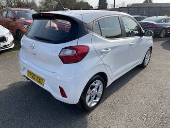 Used Hyundai i10 2020 for sale - 77953932: Photo