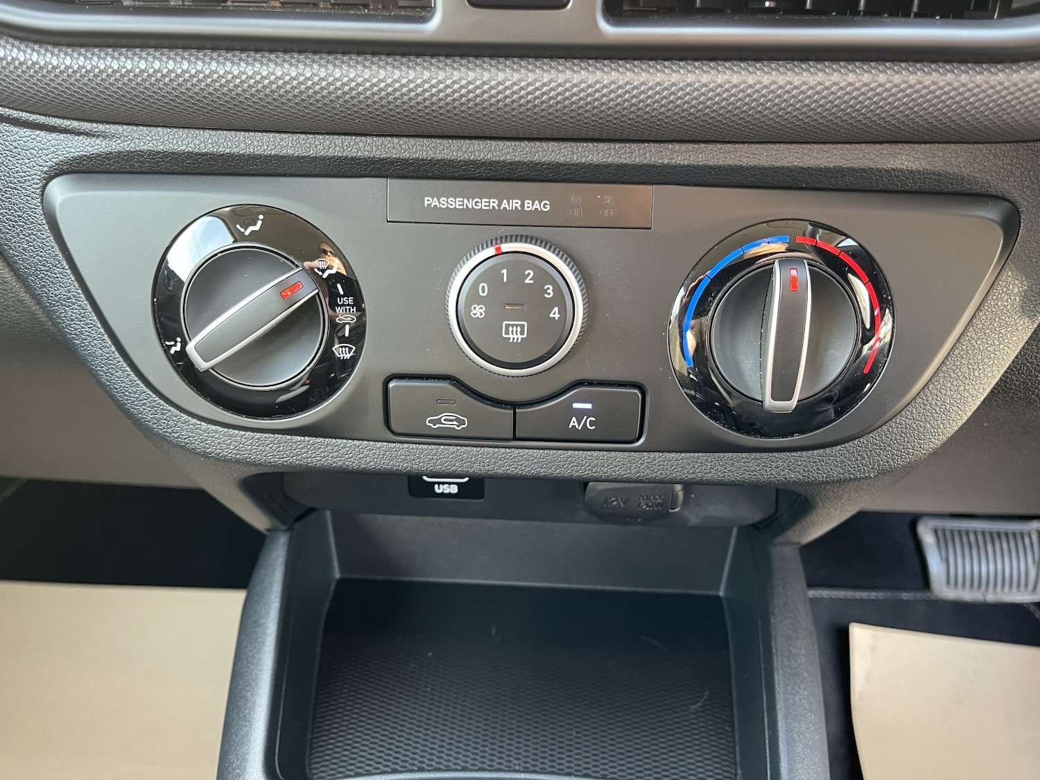 Used Hyundai i10 2020 for sale - 77953932: Photo 40