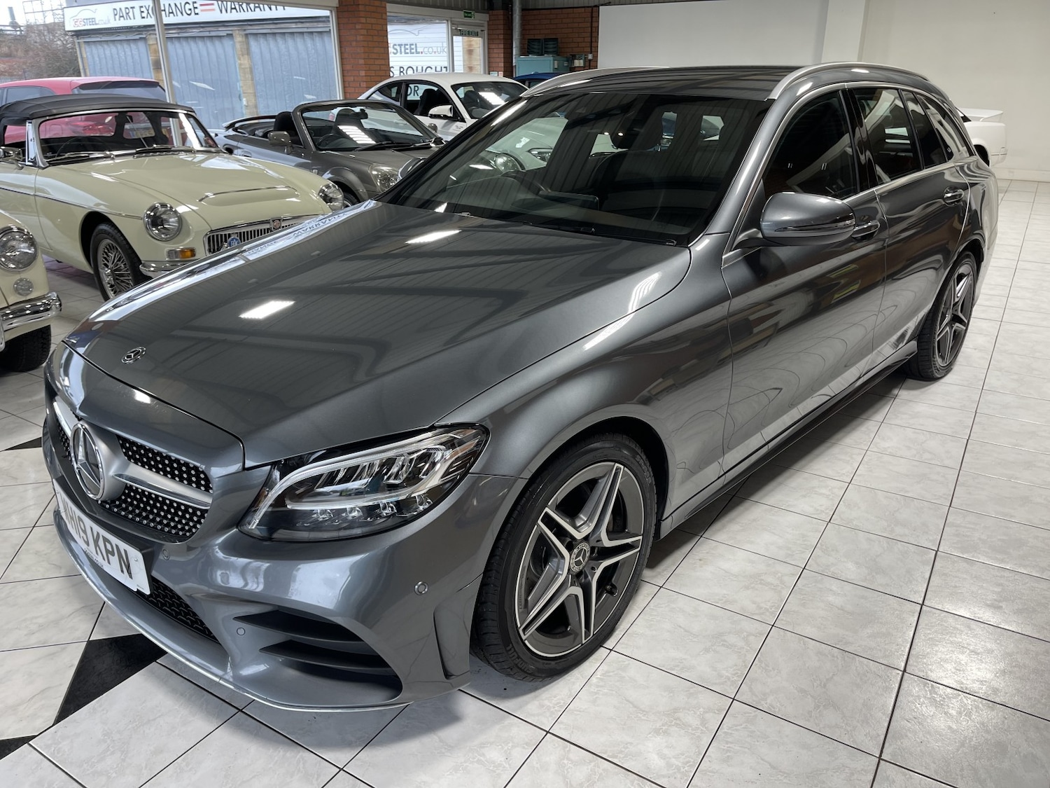 Used Mercedes-Benz C Class 2019 for sale - 77535906: Photo 2